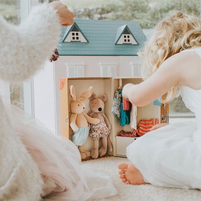 Moulin Roty Валіза-гардероб з м'якими іграшками та одягом 632401