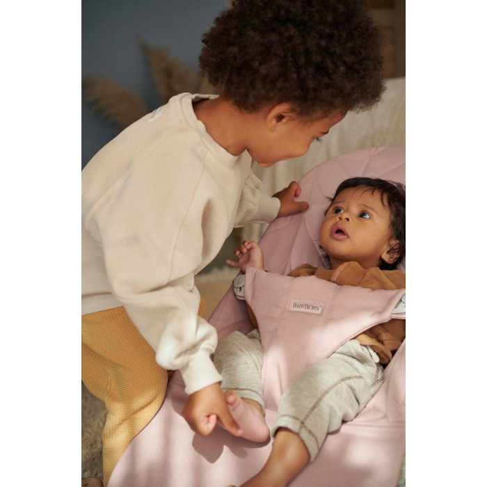 Шезлонг для немовлят BabyBjorn Bouncer BLISS Woven Petal Quilt Dusty Pink 