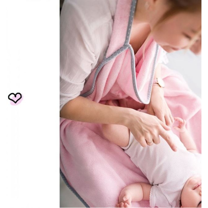 Рушник для немовлят LULLALOVE Baby Pink бамбуковий 85х85 см