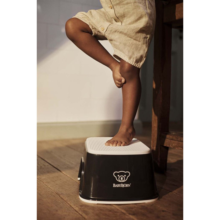 Дитяча підніжка - підставка BabyBjorn Step Stool Powder Black/White
