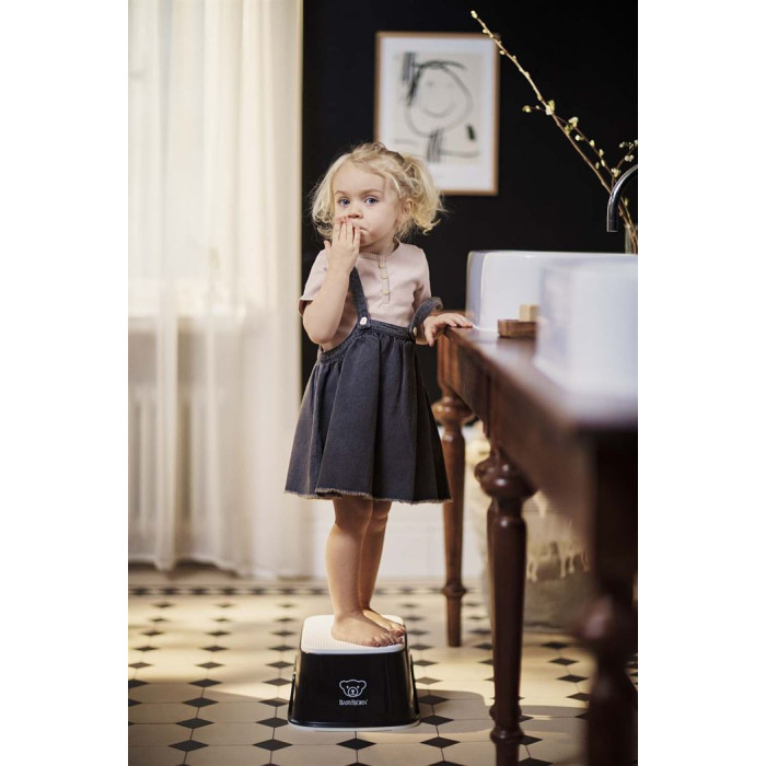 Дитяча підніжка - підставка BabyBjorn Step Stool Powder Black/White