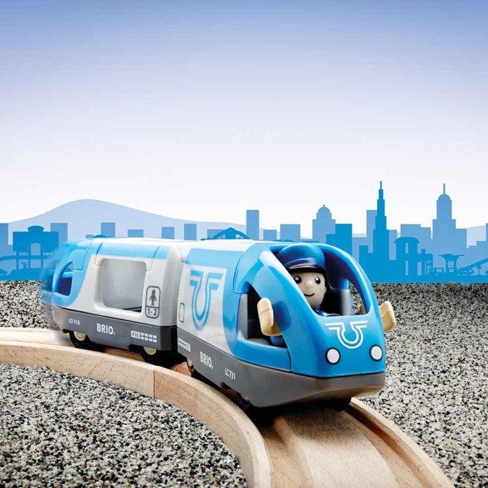 Пасажирський поїзд BRIO на батарейках (33506)