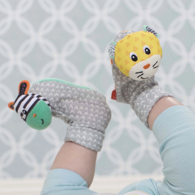Іграшка INFANTINO Шкарпетки брязкальця Зебра та тигр 206893I