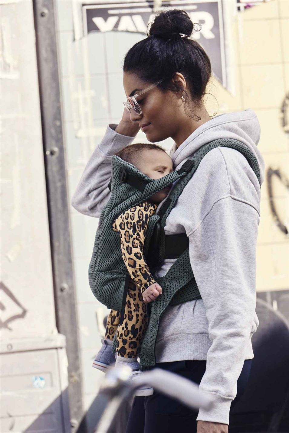 Рюкзак-кенгуру для немовлят BabyBjorn MOVE 3D Mesh Green