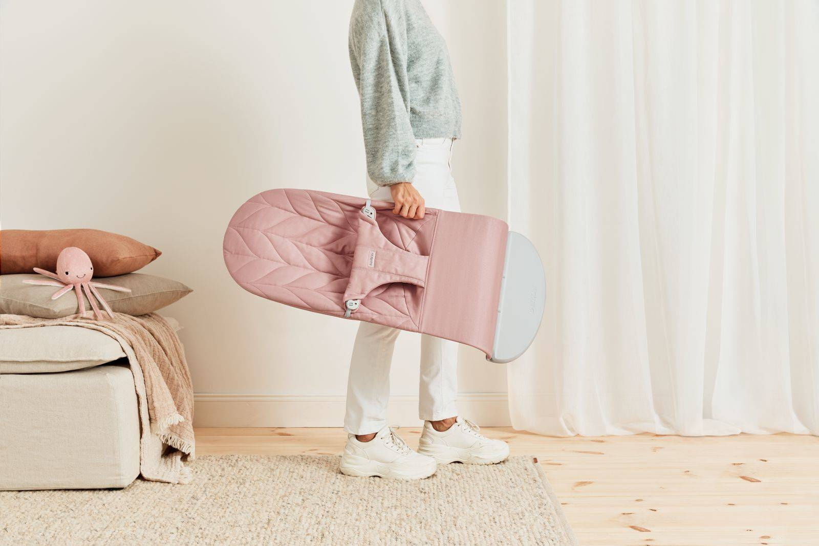 Шезлонг для немовлят BabyBjorn Bouncer BLISS Woven Petal Quilt Dusty Pink 