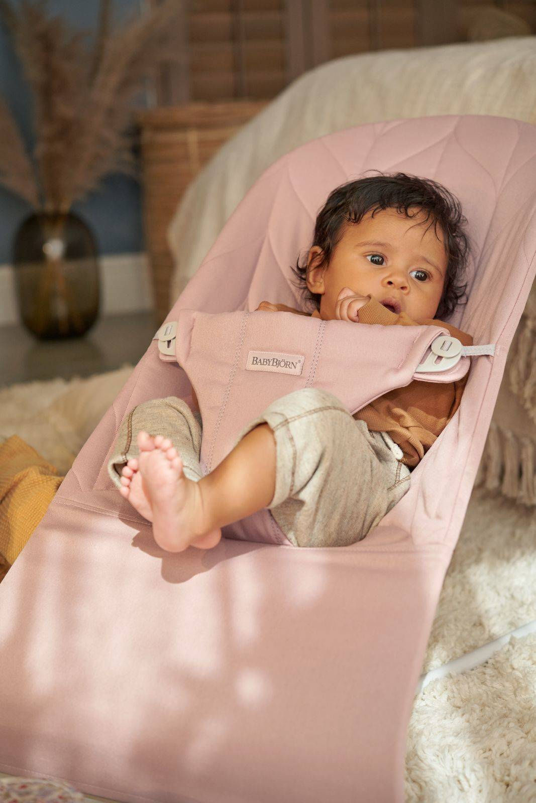 Шезлонг для немовлят BabyBjorn Bouncer BLISS Woven Petal Quilt Dusty Pink 